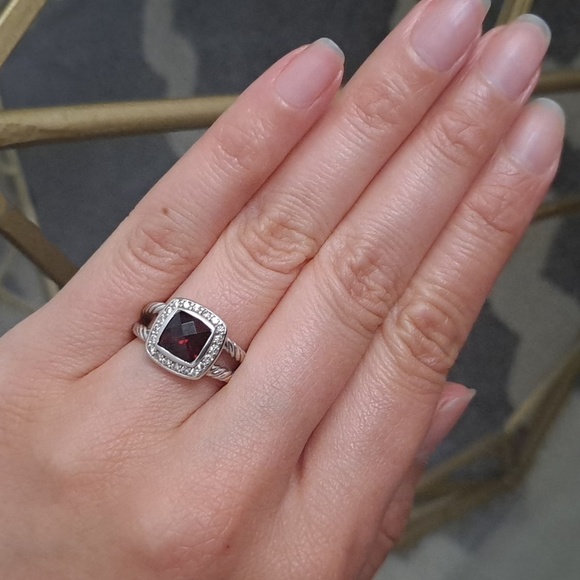 Authentic David Yurman Petite Albion Garnet ring - Picture 12 of 16